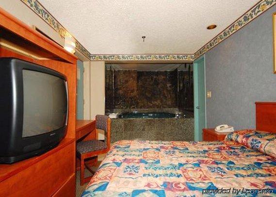 Econo Lodge South Ozone Park New York Room photo