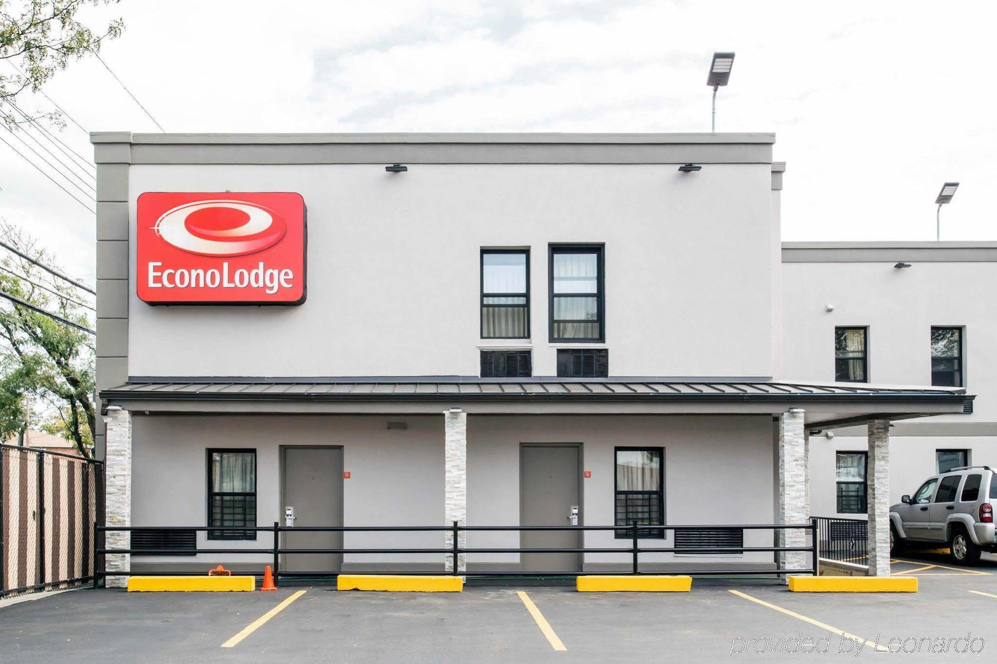 Econo Lodge South Ozone Park New York Exterior photo