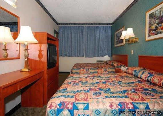 Econo Lodge South Ozone Park New York Exterior photo