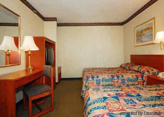 Econo Lodge South Ozone Park New York Exterior photo