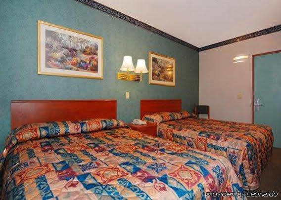 Econo Lodge South Ozone Park New York Exterior photo